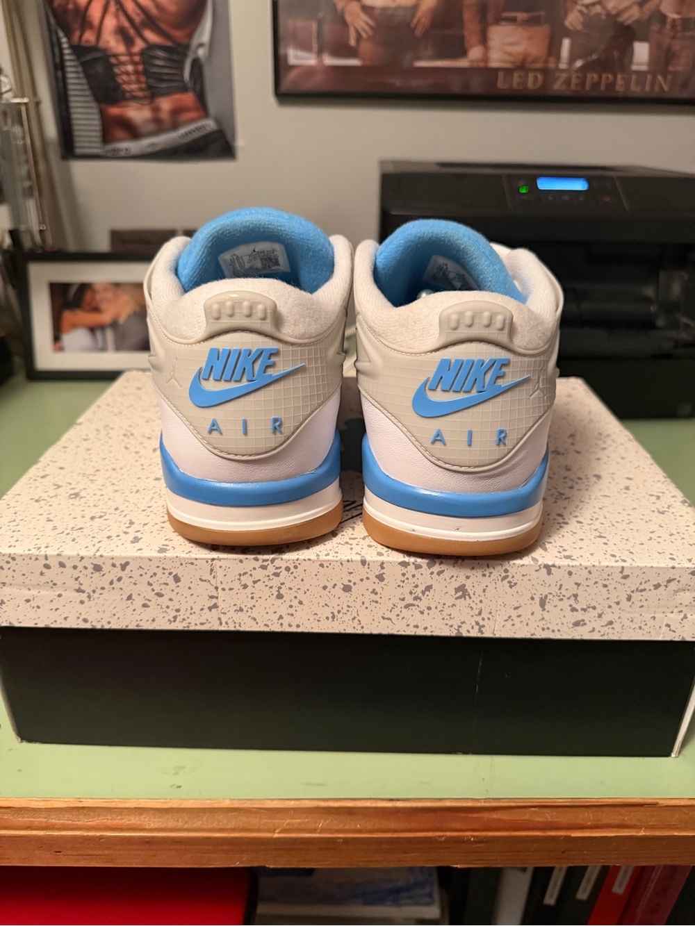 Jordan 4 RM “University Blue” - Picture 3 of 6